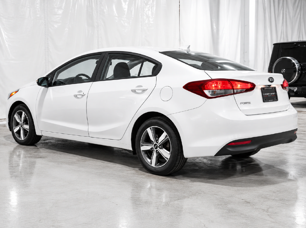 Used 2018 Kia Forte LX w/ LX Popular Package FWD image 3