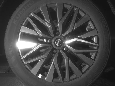 Used 2025 Nissan Altima 2.5 SV FWD image 15