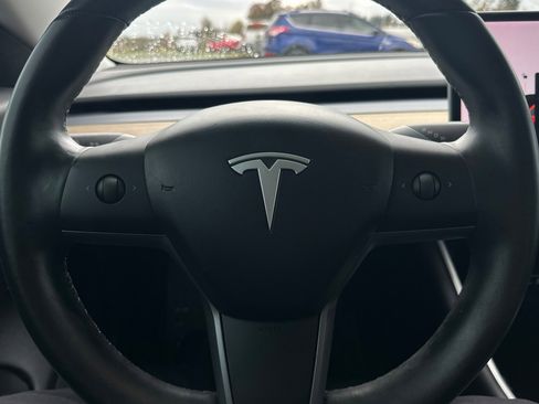 Used 2018 Tesla Model 3 Mid Range image 22