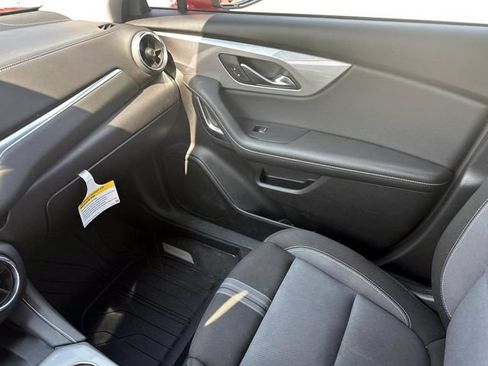 Certified 2024 Chevrolet Blazer LT w/ Convenience Package FWD image 30