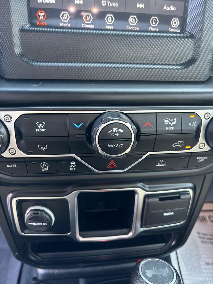 Used 2022 Jeep Wrangler Sport AWD/4WD image 17