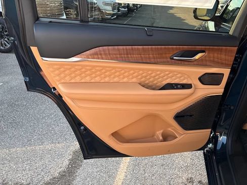 New 2026 Jeep Grand Cherokee L Summit AWD/4WD image 22