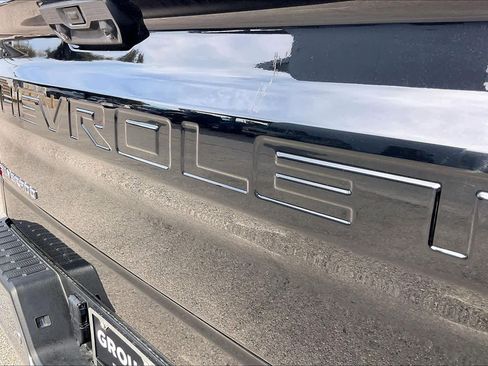 Used 2022 Chevrolet Silverado 1500 LTZ image 10