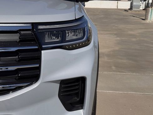 New 2026 Ford Explorer Active RWD image 8