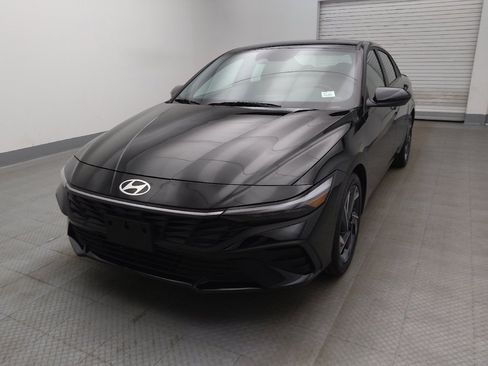 Used 2025 Hyundai Elantra Sport FWD image 15