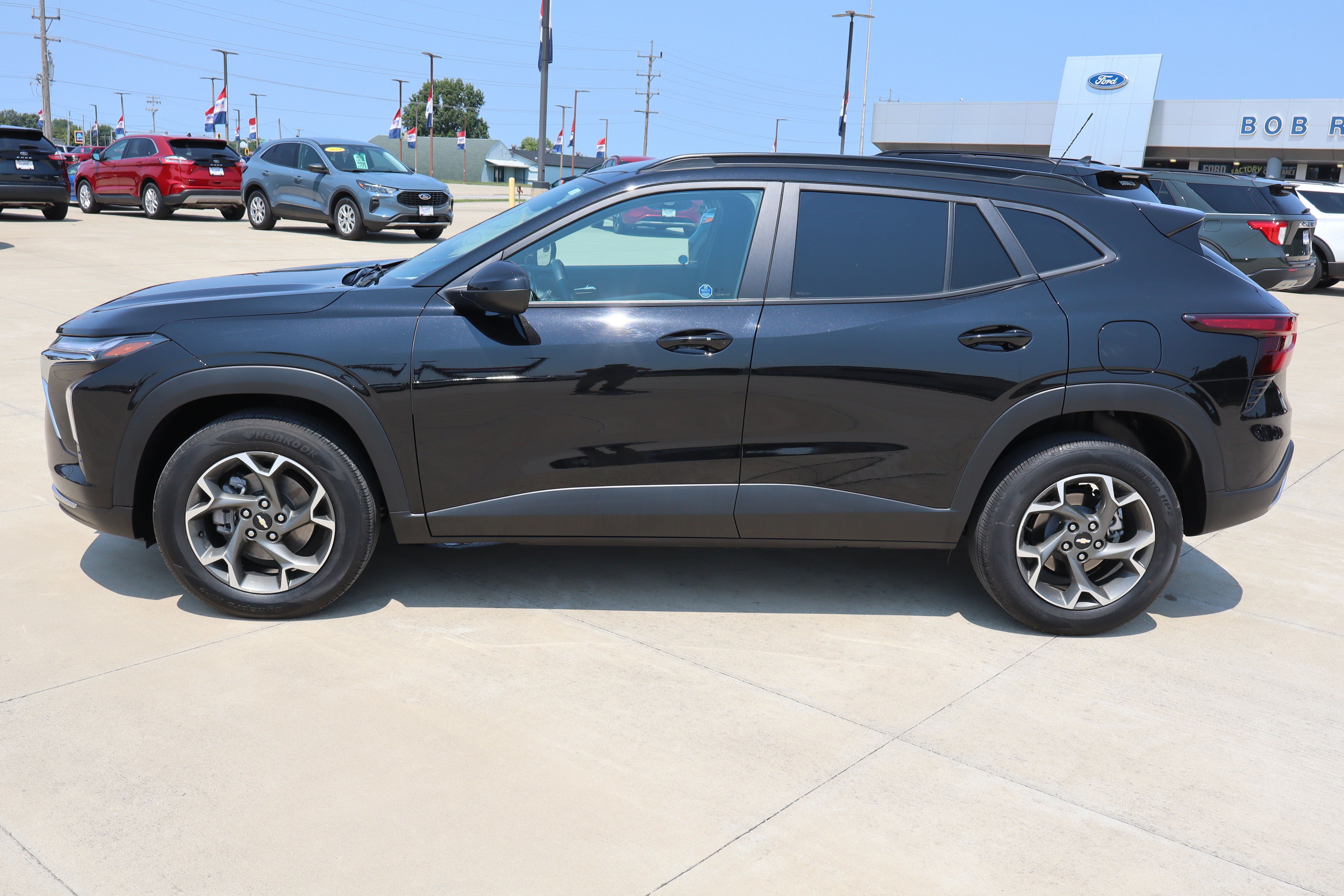 Used 2024 Chevrolet Trax LT w/ Driver Confidence Package FWD image 8