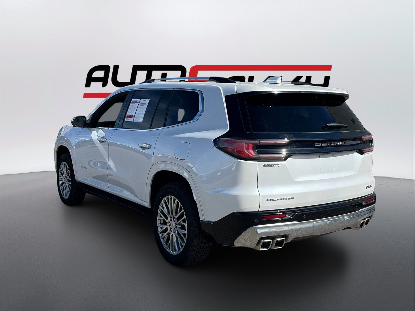 Used 2025 GMC Acadia Denali w/ LPO, Floor Liner Package FWD image 7