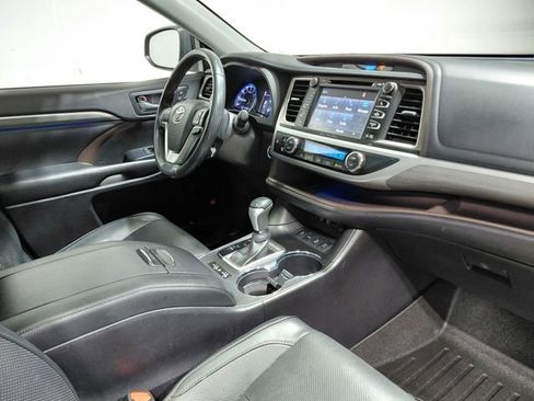 Used 2019 Toyota Highlander Limited AWD/4WD image 30