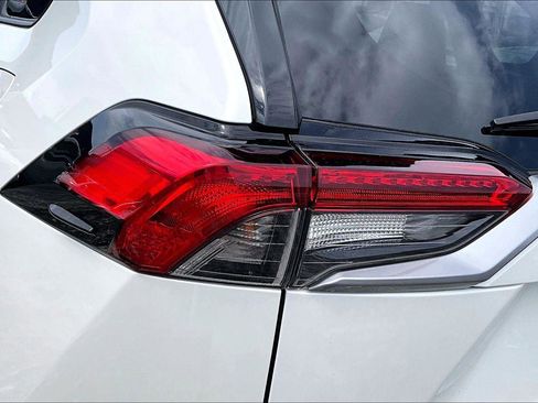Used 2022 Toyota RAV4 XSE w/ XSE Grade Weather Package AWD/4WD image 23