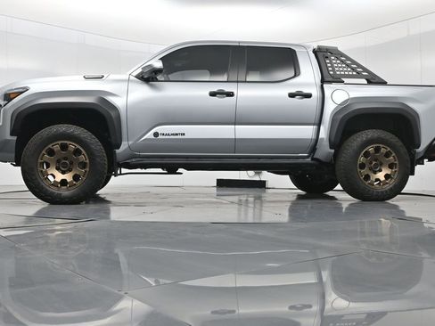 Used 2024 Toyota Tacoma Trailhunter image 53