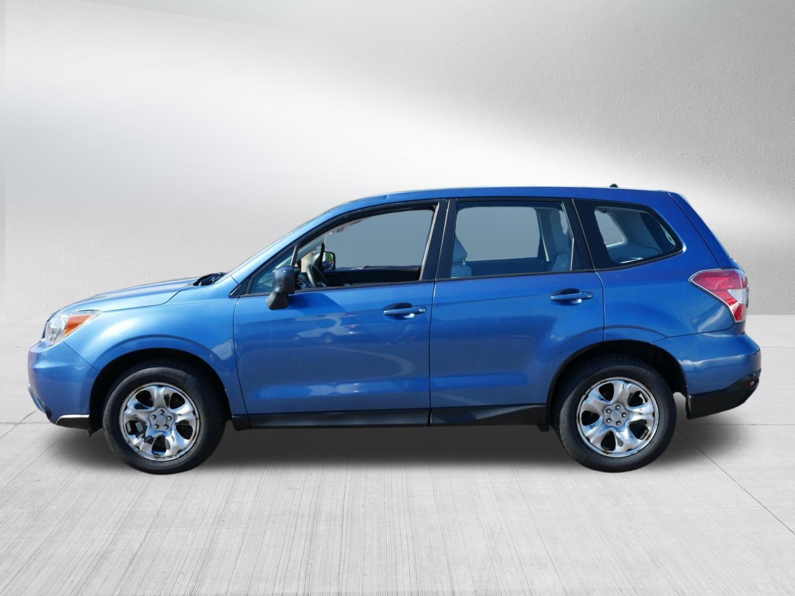 Used 2015 Subaru Forester 2.5i AWD/4WD image 4