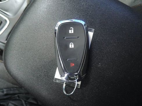Used 2024 Chevrolet Equinox LT FWD image 39