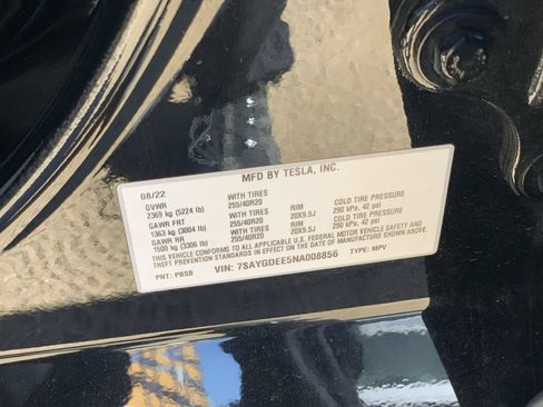 Used 2022 Tesla Model Y Long Range AWD/4WD image 32
