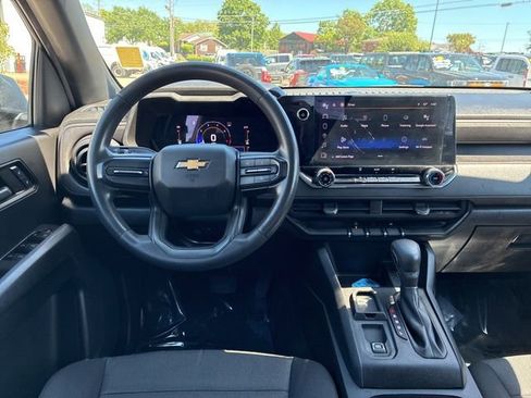 Used 2023 Chevrolet Colorado W/T RWD image 19