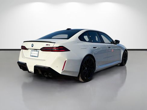 New 2026 BMW M5 w/ Carbon Package image 3