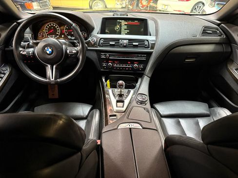 Used 2015 BMW M6 Convertible RWD image 16