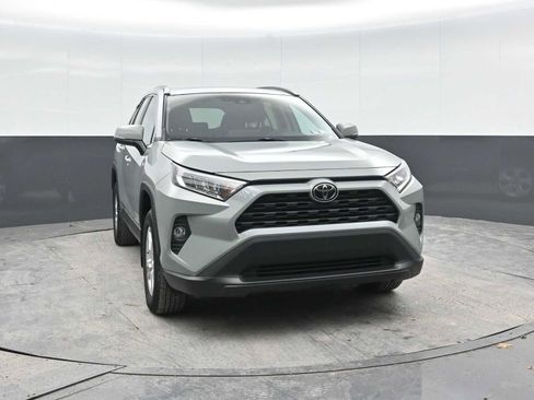 Used 2021 Toyota RAV4 XLE w/ Convenience Package image 7