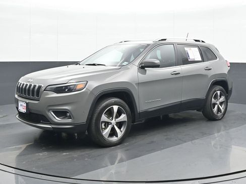 Used 2021 Jeep Cherokee Limited image 2