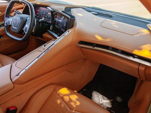 Used 2021 Chevrolet Corvette Stingray Premium Conv w/ Z51 Performance Package image 12