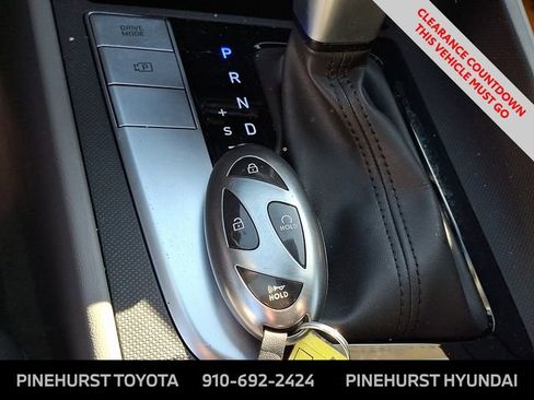 Used 2024 Hyundai Elantra SEL image 14