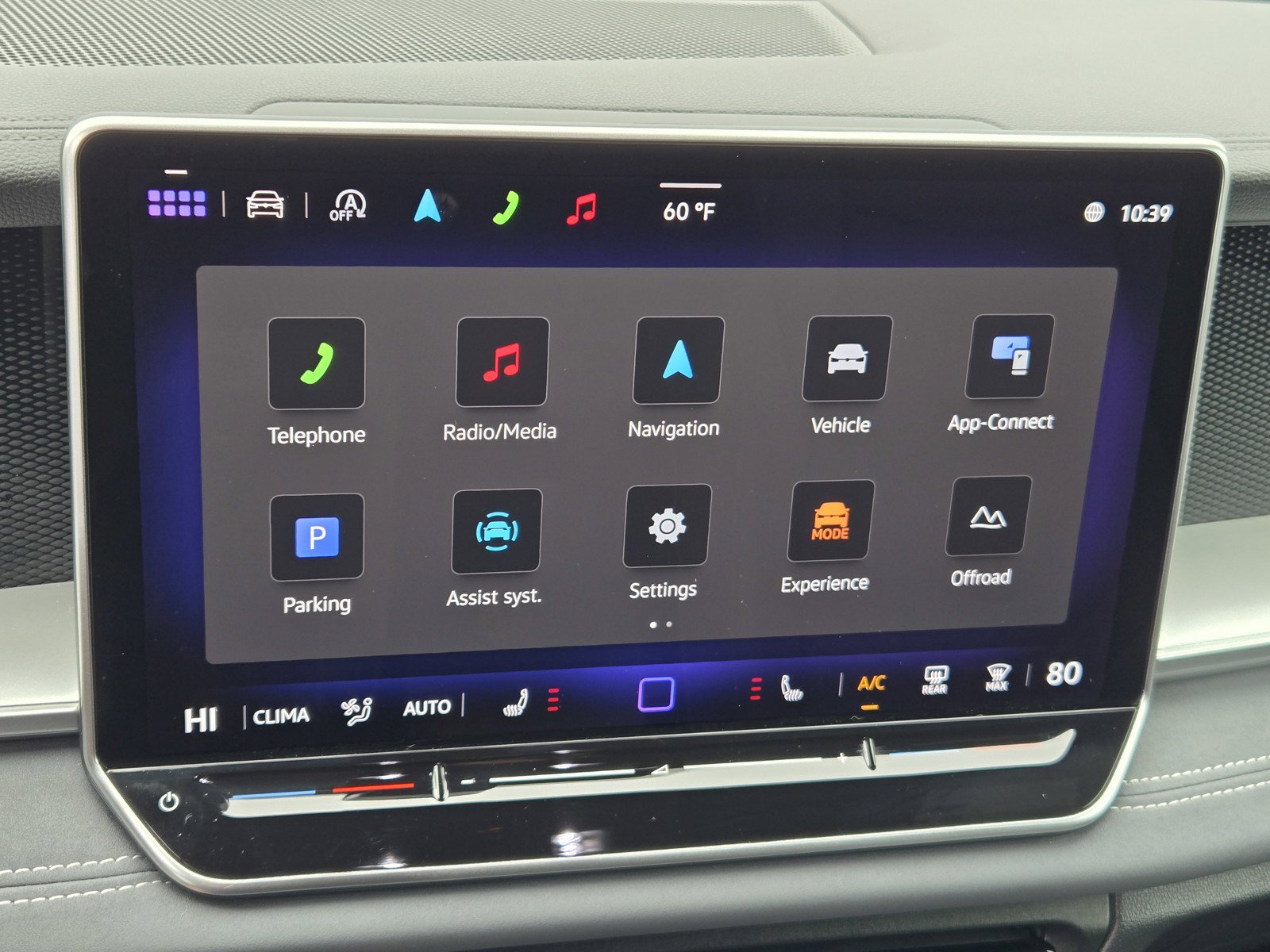 Used 2025 Volkswagen Tiguan SE R-Line AWD/4WD image 18