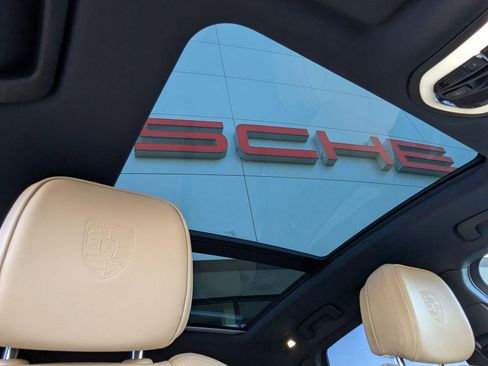 New 2026 Porsche Macan image 27