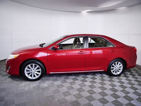 Used 2012 Toyota Camry XLE w/ Leather Pkg image 6