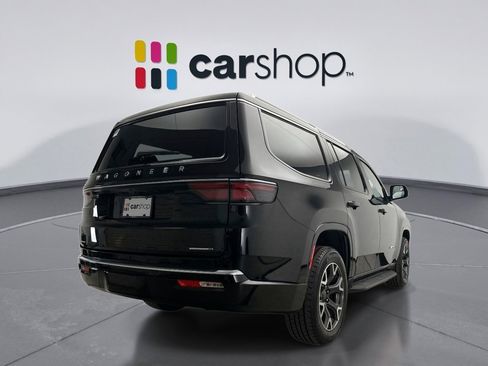 Used 2023 Jeep Wagoneer Series III w/ Preferred Equipment Group image 5