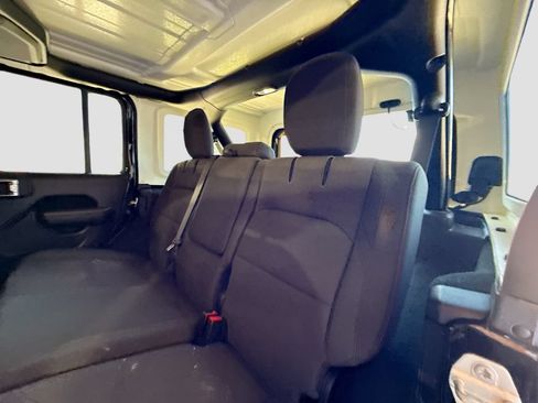 Used 2023 Jeep Wrangler Unlimited w/ Cold Weather Group AWD/4WD image 27