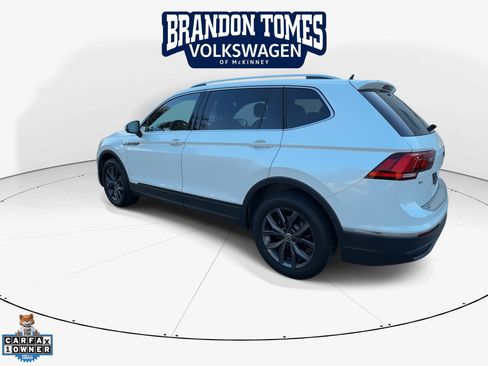 Used 2023 Volkswagen Tiguan SE w/ Panoramic Sunroof Package FWD image 7