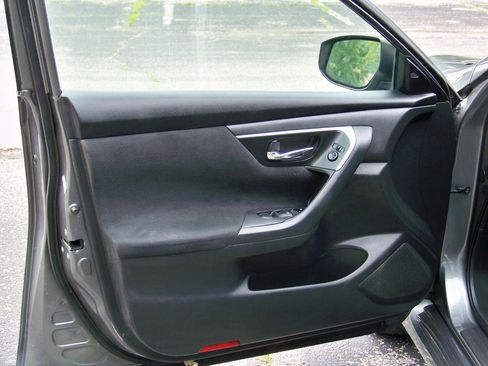 Used 2018 Nissan Altima 2.5 SL image 39