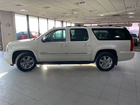 Used 2010 GMC Yukon XL SLT image 4