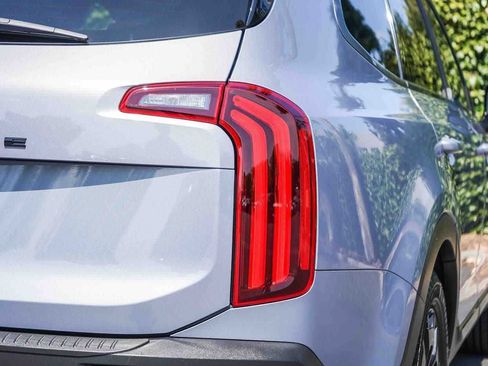 Used 2022 Kia Telluride SX w/ Nightfall Edition Package AWD/4WD image 7