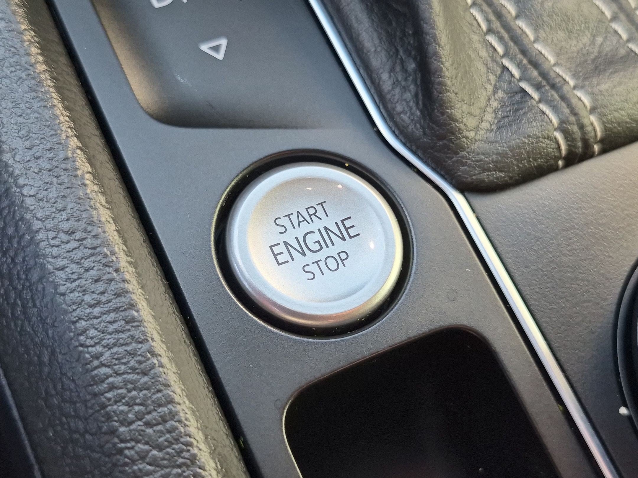 Used 2023 Volkswagen Atlas Cross Sport SEL AWD/4WD image 23