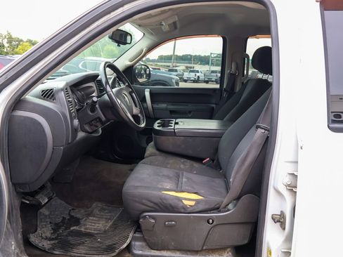 Used 2011 GMC Sierra 1500 SLE w/ Power Tech Package AWD/4WD image 4