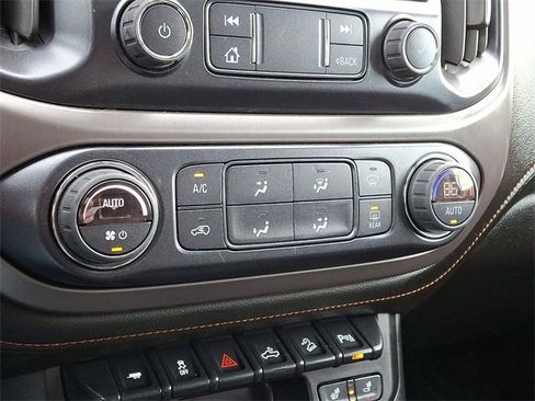 Used 2022 GMC Canyon AT4 image 18