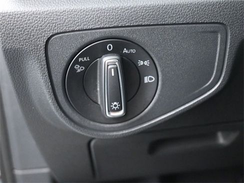 Certified 2023 Volkswagen Atlas Cross Sport SE image 21