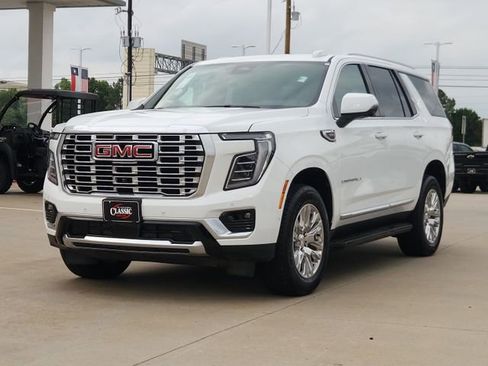 Used 2025 GMC Yukon Denali AWD/4WD image 3