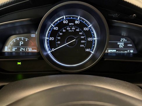 Used 2019 Toyota Yaris LE image 10