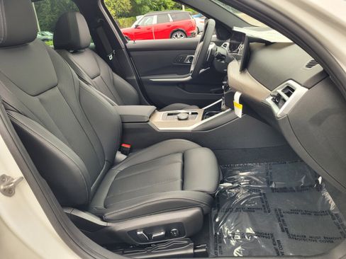 New 2025 BMW 330i xDrive Sedan w/ Convenience Package image 17