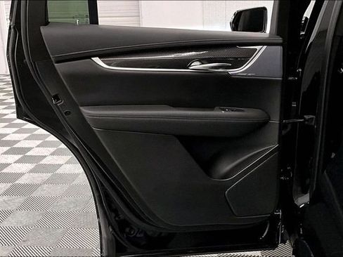 Used 2024 Cadillac XT6 Sport w/ Technology Package image 23