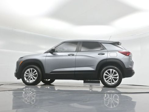 Used 2024 Chevrolet TrailBlazer LS image 53
