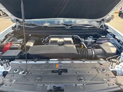 New 2025 Chevrolet Colorado ZR2 w/ Off-Road Front Bumper Package image 37