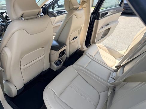 Used 2017 Lincoln MKZ Premiere image 25