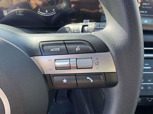 Certified 2025 Hyundai Tucson SE image 21