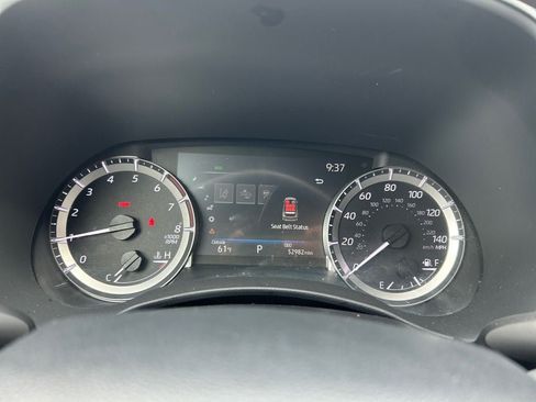 Used 2023 Toyota Highlander L FWD image 14