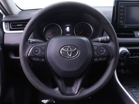 Used 2021 Toyota RAV4 LE AWD/4WD image 13