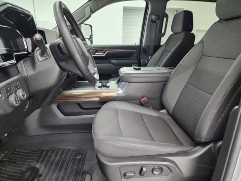 Used 2025 Chevrolet Silverado 2500 LT w/ Trail Boss Package image 8