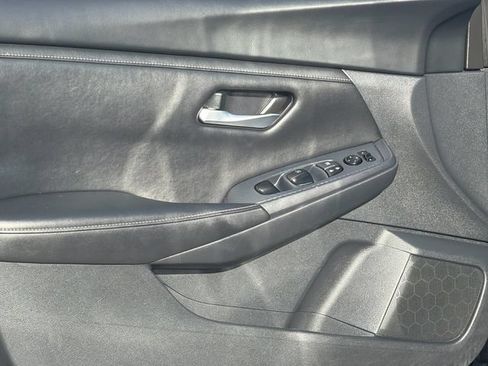 Used 2024 Nissan Sentra SV FWD image 12