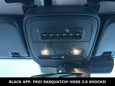 New 2025 Ford Bronco Badlands w/ Sasquatch Package AWD/4WD image 22